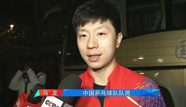 羽毛球队技术犯规送分，马龙主帅怒摔战术板！
